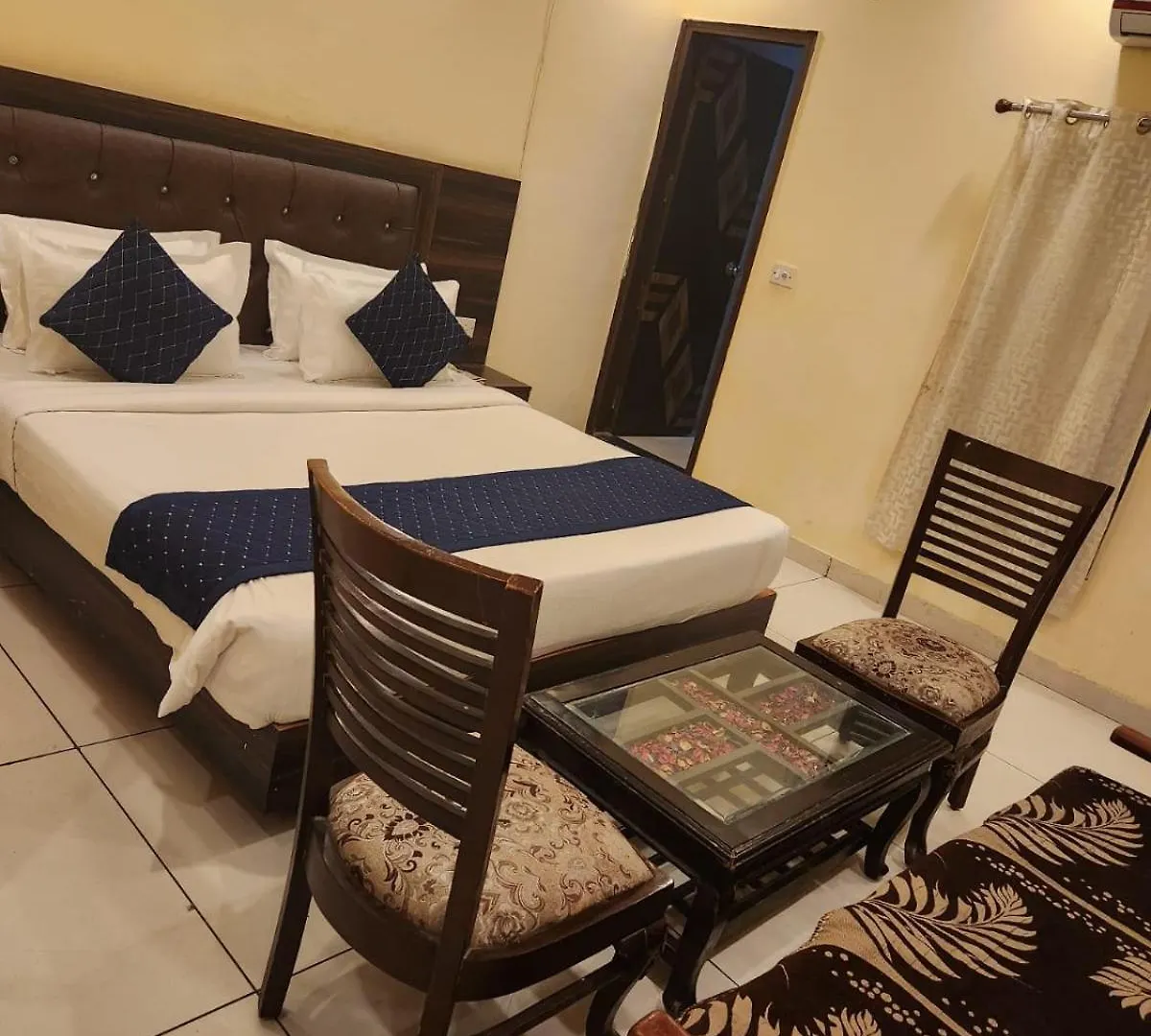 Hotel King Plaza Nowe Delhi 4*,  Indie
