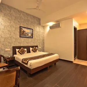 Hotel Luxury Tashree At Airport, New Delhi