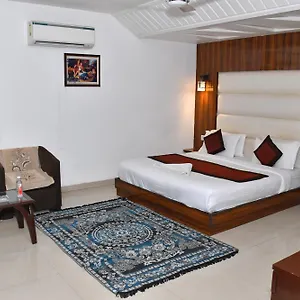 Hotel The Impress Near Delhi Airport, New Delhi